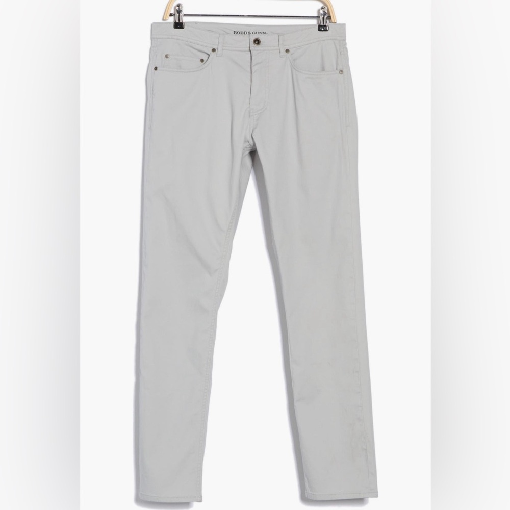 Rodd & Gunn Straight Leg Jeans. 40 x 32.